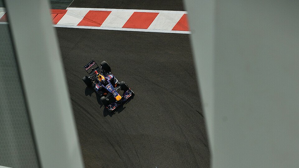 Sebastian Vettel setzte sich an die Spitze, Foto: Sutton