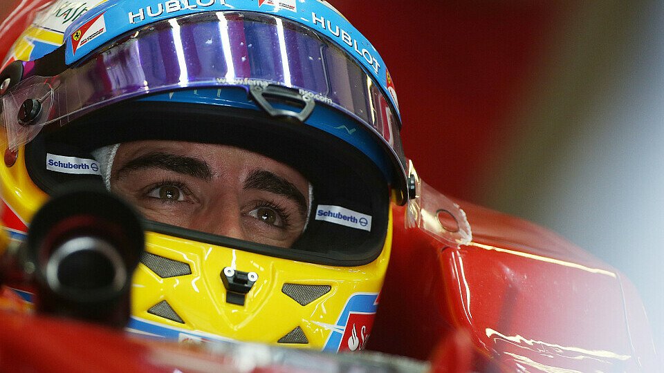 Für Fernando Alonso nahm der Abu Dhabi GP ein unangenehmes Ende, Foto: Sutton