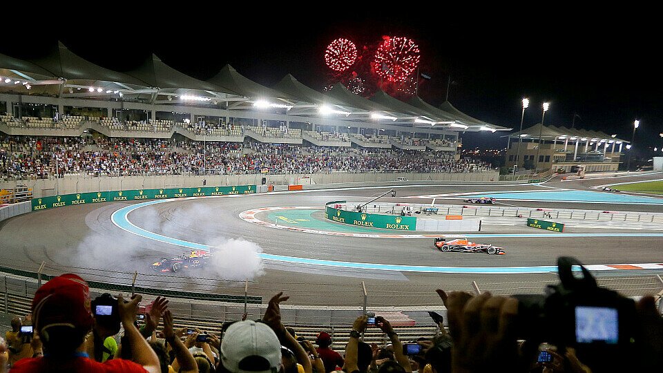 Sebastian Vettel hatte 2013 in Abu Dhabi noch einmal Spaß mit seinen Reifen, Foto: Sutton