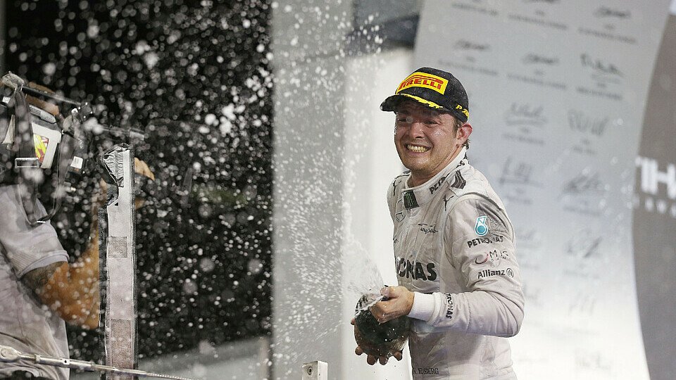 Nico Rosberg möchte Lewis Hamilton noch abfangen, Foto: Mercedes-Benz