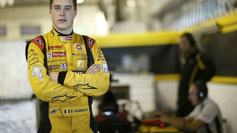 Stoffel Vandoorne steigt aus der Formel Renault 3.5 auf, Foto: LAT Photographic