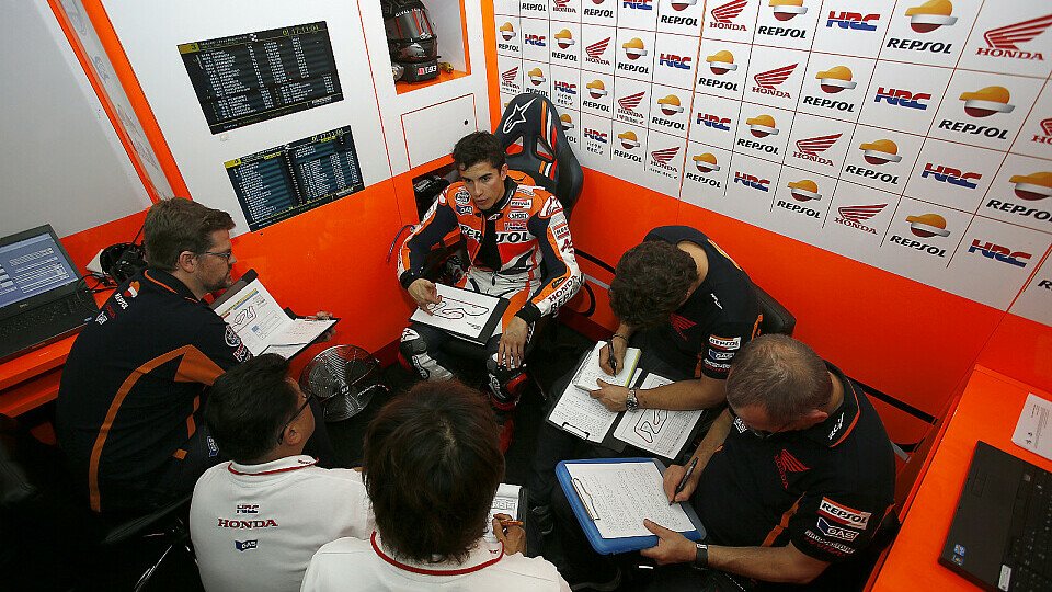 Die Tests in Valencia bestreite Marquez bereits mit der neuen Crew, Foto: Repsol Honda