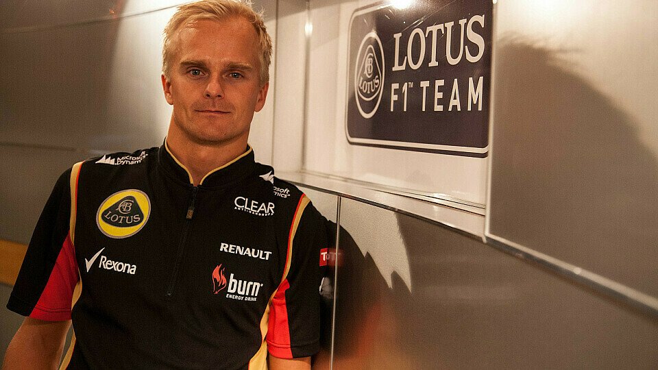 Heikki Kovalainen wechselt Grün gegen Schwarz-Gold, Foto: Lotus
