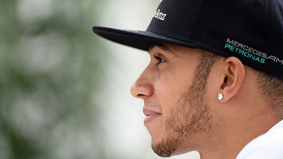 Gut gelaunt in Stuttgart: Lewis Hamilton, Foto: Sutton