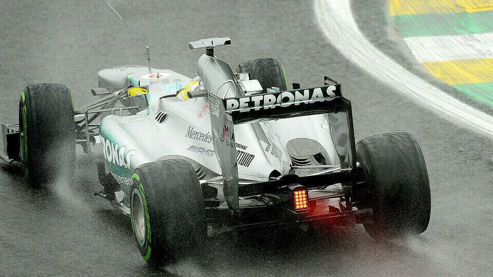 Vettel vs. Rosberg - oder vielleicht ein lachender Dritter?, Foto: Sutton