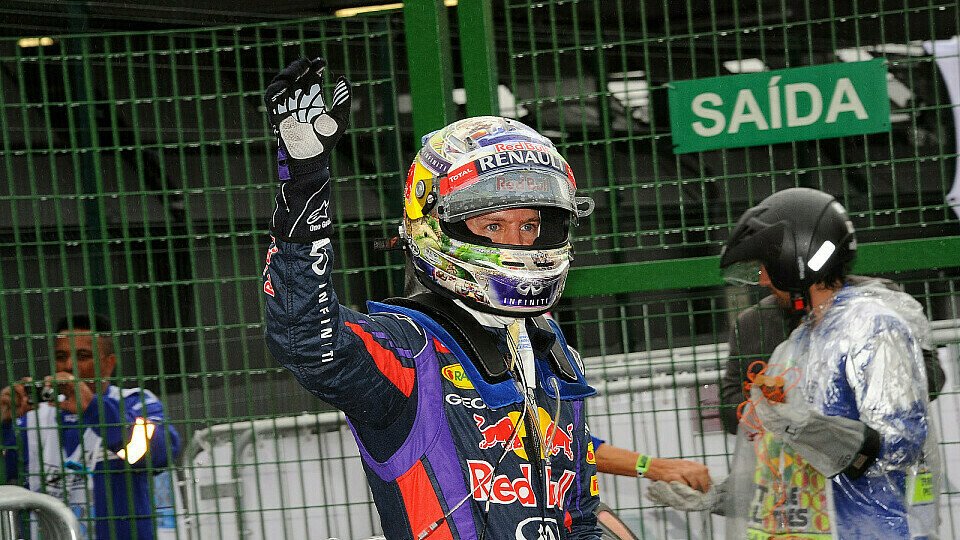 Auch im Regen von Sao Paulo war Sebastian Vettel der Konkurrenz stets mindestens einen Schritt voraus., Foto: Sutton