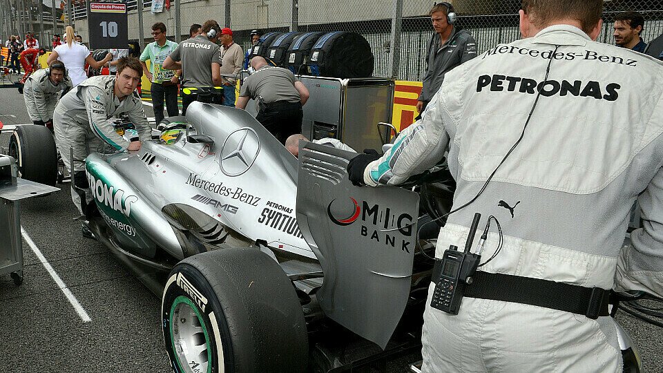 Ross Brawn findet, dass Mercedes Hamilton mehr Infos zukommen lassen hätte sollen, Foto: Sutton
