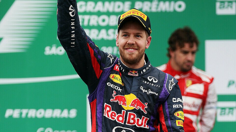 Vettel hängt Alonso regelmäßig ab, Foto: Red Bull