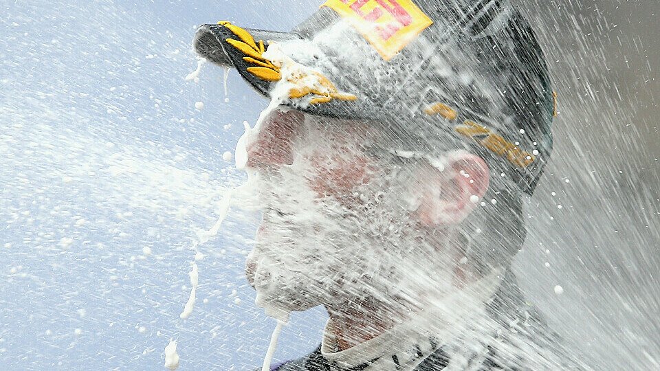 Mark Webber legt englischen Fußballclubs die Strategie von Red Bull nahe, Foto: Red Bull