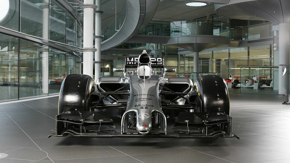 Der neue McLaren MP4-29 zeigt die bislang uneleganteste Nasen-Lösung, Foto: McLaren