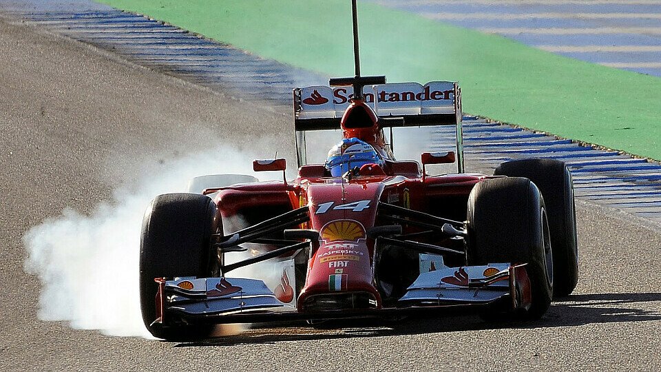 Fernando Alonso kann keine Unterschiede feststellen, Foto: Sutton
