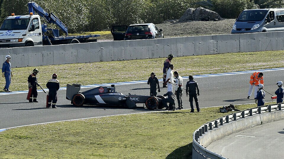 Adrian Sutil spulte bis zu seinem Unfall 34 Runden ab, Foto: Sutton