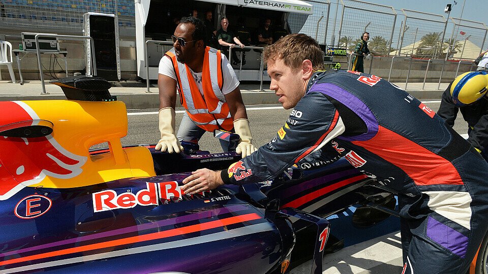 Sebastian Vettel kam am Samstag ganze vier Kurven weit, Foto: Sutton
