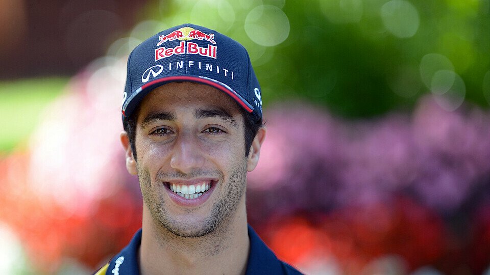 Gewohntes Bild: Daniel Ricciardo strahlt über das ganze Gesicht, Foto: Sutton