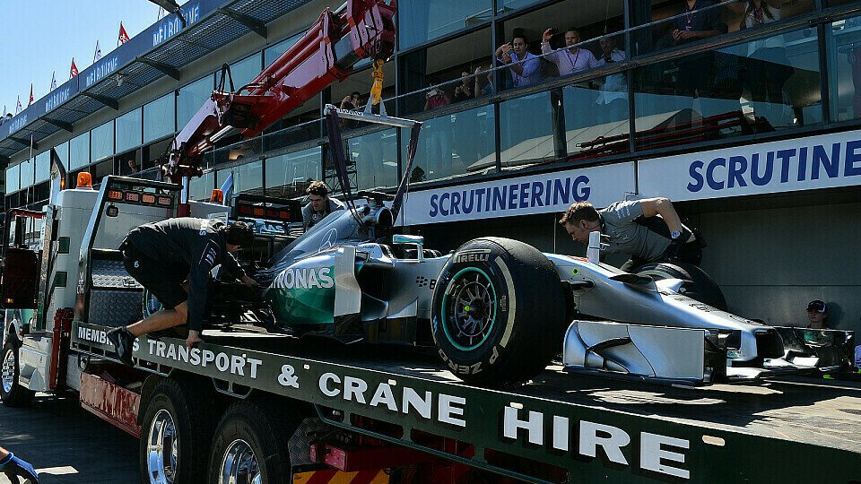 Lewis Hamilton kam im ersten Training nicht zum Fahren, Foto: Sutton