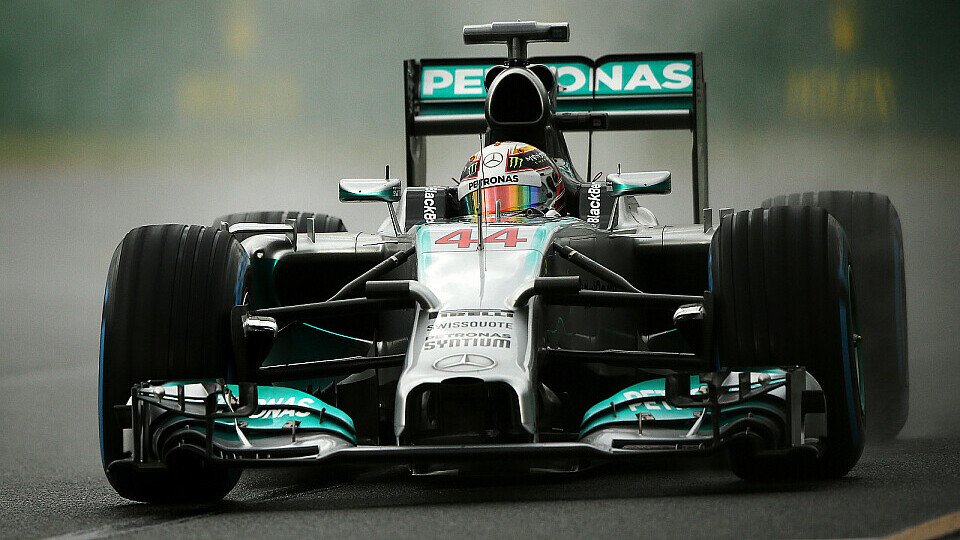 Lewis Hamilton ist der Mann des Tages, Foto: Sutton