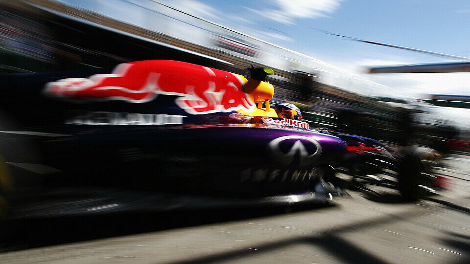Daniel Ricciardo setzte sich im 1. Duell gegen Teamkollege Sebastian Vettel durch, Foto: Red Bull
