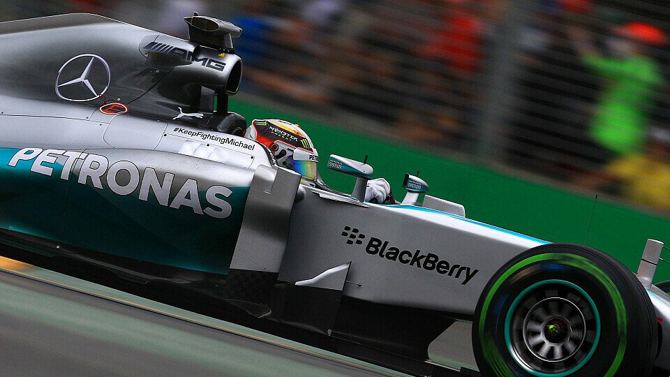 Lewis Hamiltons Motor steht auf dem Prüfstand, Foto: Sutton