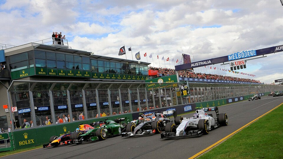 Chaos pur beim Saisonauftakt der Formel 1 in Australien, Foto: Sutton
