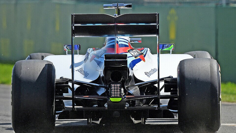 Der Williams erhielt ein neues Karbon-Kleid, Foto: Sutton/Motorsport-Magazin.com