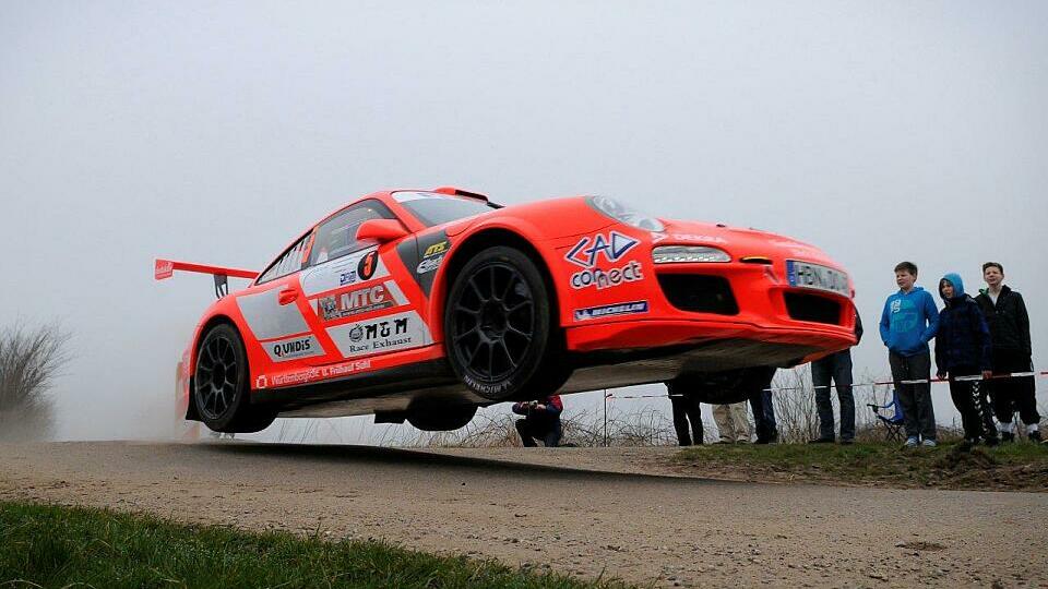 Das Duo in seinem Porsche GT3 erhält viel Zuspruch, Foto: prorallye Medienservice