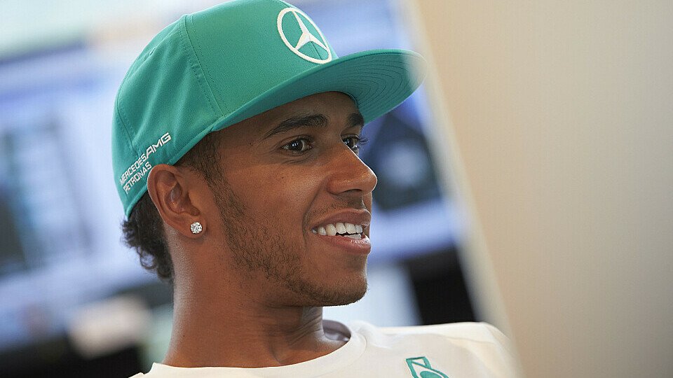 Lewis Hamilton hat unter dem neuen Reglement noch kein ganzes Rennen bestritten, Foto: Mercedes GP