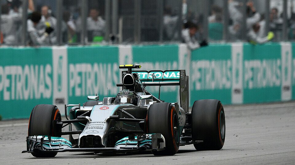 Lewis Hamilton holte einen souveränen Sieg in Malaysia, Foto: Sutton
