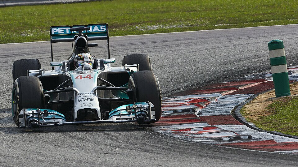 Lewis Hamilton zog am Sonntag einsam seine Kreise, Foto: Mercedes AMG
