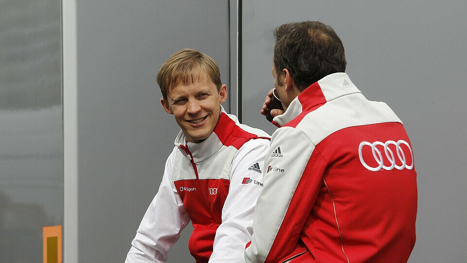 Mattias Ekström und sein Team arbeiten emsig, Foto: Audi