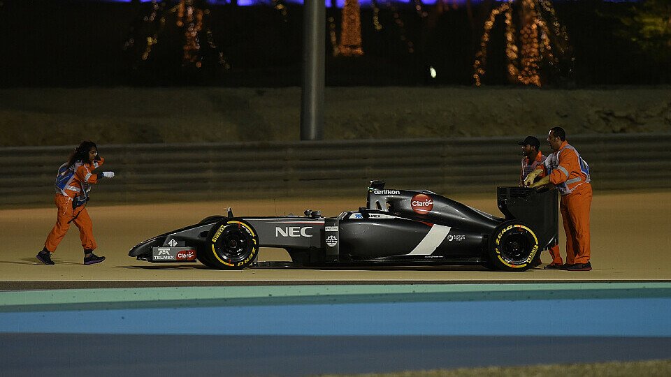 Ein Motor-Defekt an Adrian Sutils Sauber C33 beendete seinen Arbeitstag frühzeitig, Foto: Sutton