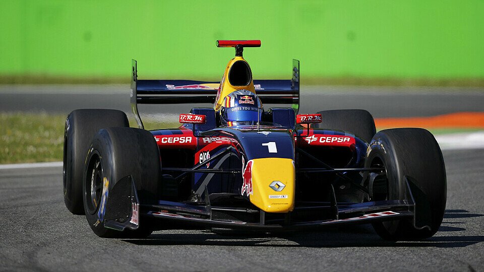 Carlos Sainz gewann das zweite Rennen in aller Deutlichkeit, Foto: WS by Renault