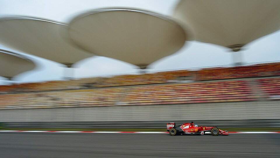 Alonso zeigte am Freitag auf, Foto: Sutton