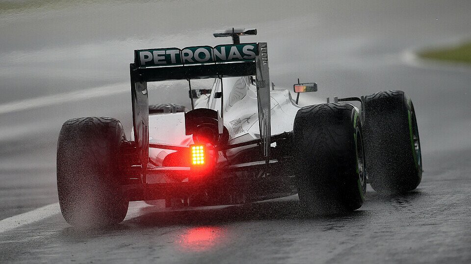 Aufgepasst, Konkurrenz: Lewis Hamilton ist noch nicht am Limit, Foto: Sutton
