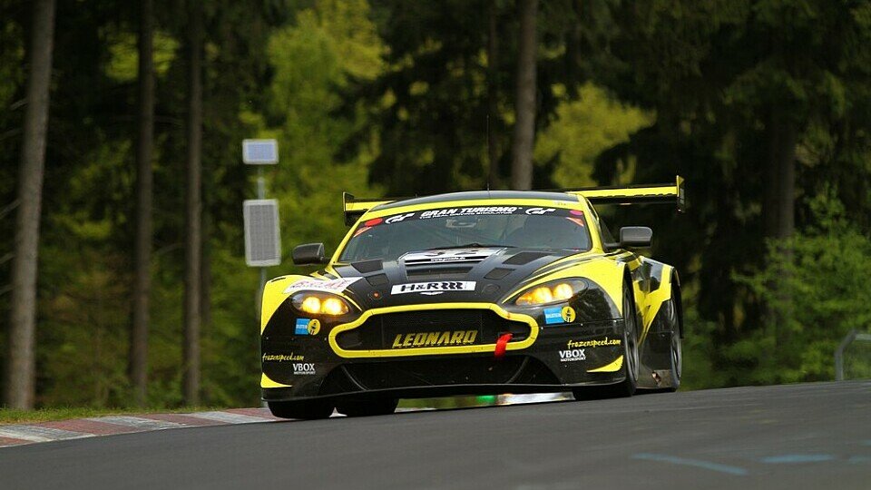 Der Aston-Martin-GT3 schied nach einer Kollision aus, Foto: Patrick Funk