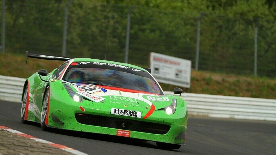 Der Ferrari von GT Corse bestritt sein erstes VLN-Rennen in diesem Jahr, Foto: Patrick Funk