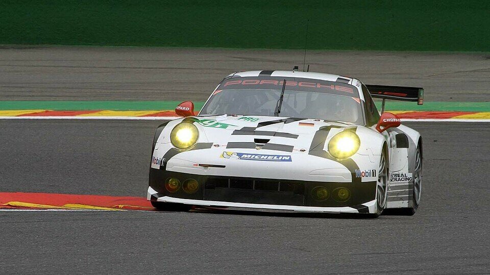 Porsche erreichte in der GT-Klasse als Zweite das Ziel, Foto: Speedpictures