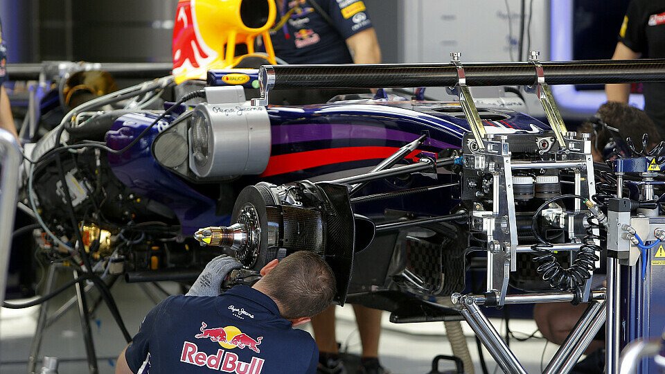 Bislang konnte Red Bull keinen Defekt am Chassis feststellen, Foto: Sutton