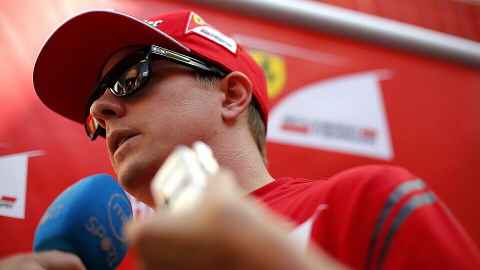 Kimi Räikkönen macht kühle Miene zum bösen Spiel, Foto: Sutton