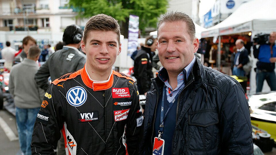 Max Verstappen mit seinem Vater Jos, Foto: FIA F3