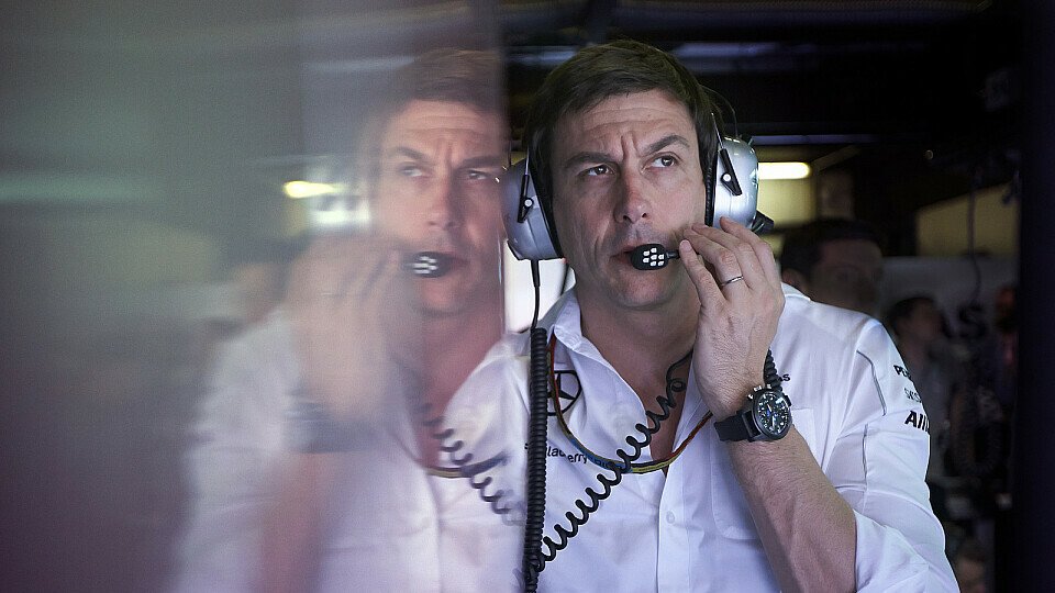 Mercedes-Motorsportchef Toto Wolff würde sich jobbedingt wohl bisweilen gerne zweiteilen., Foto: Mercedes AMG