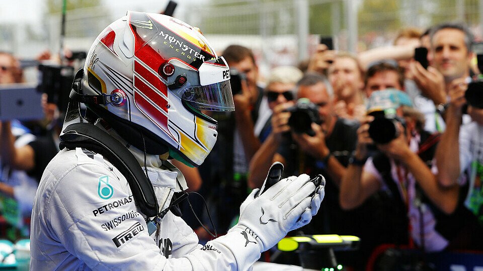 Lewis Hamilton siegte knapp vor Nico Rosberg, Foto: Sutton