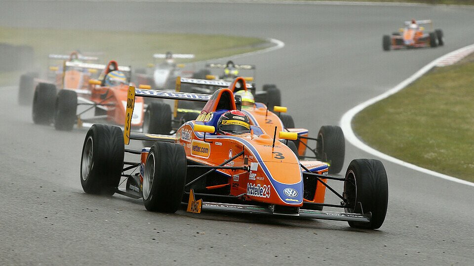 Marvin Dienst fuhr in der Saison 2014 für Mücke Motorsport, Foto: Formel ADAC