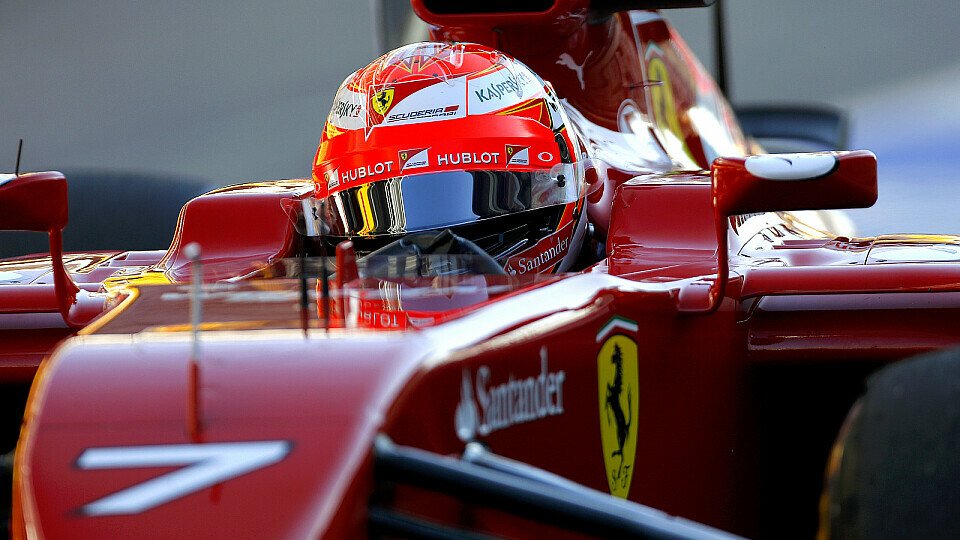 Kimi Räikkönen saß an beiden Testtagen in Barcelona am Steuer des F14 T, Foto: Sutton