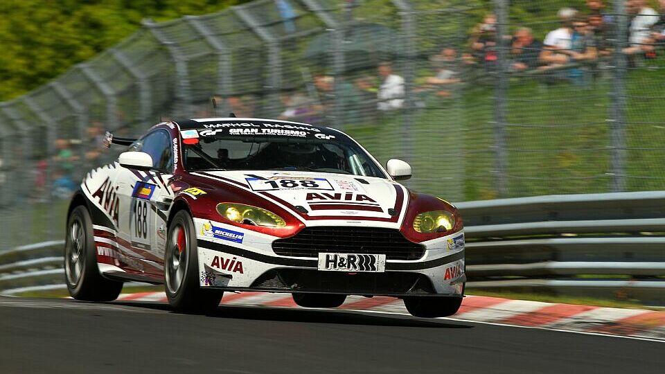 AVIA racing erlebte mit dem Aston Martin ein problemloses Rennen, Foto: Patrick Funk