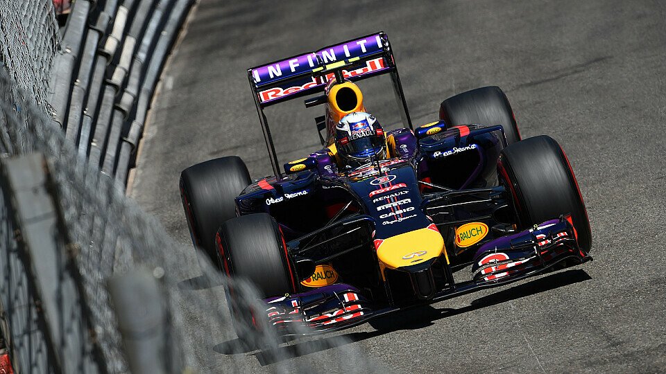 Daniel Ricciardo berichtete, dass er in Kurve acht das Heck verlor, Foto: Sutton