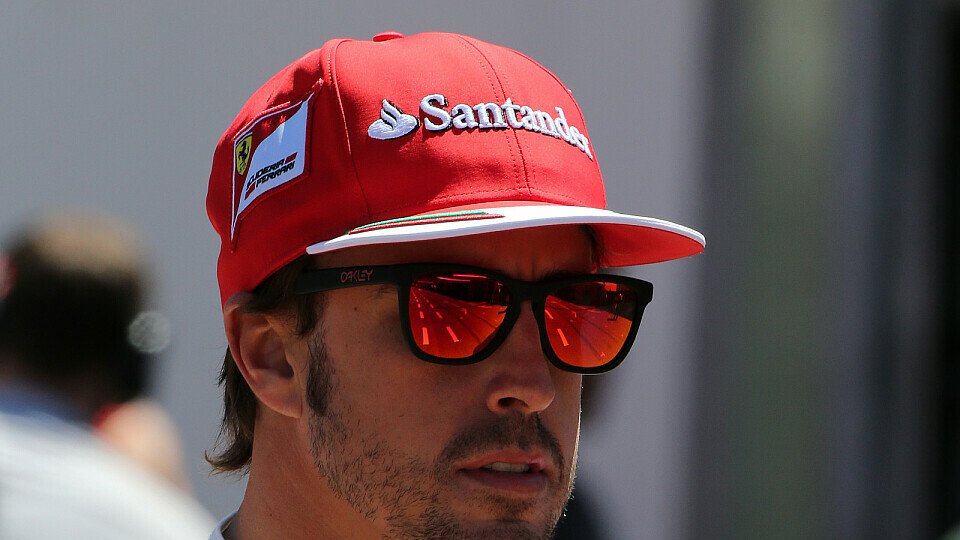 Alonso gibt nicht auf ehe er seinen dritten Titel eingefahren hat, Foto: Sutton