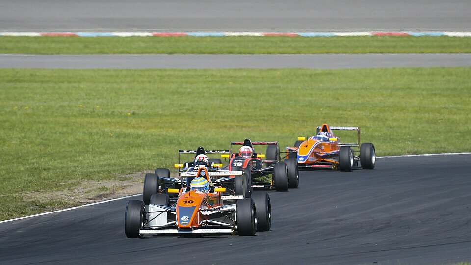 Schwieriges Rennwochenende für Schiller Motorsport, Foto: ADAC Formel Masters
