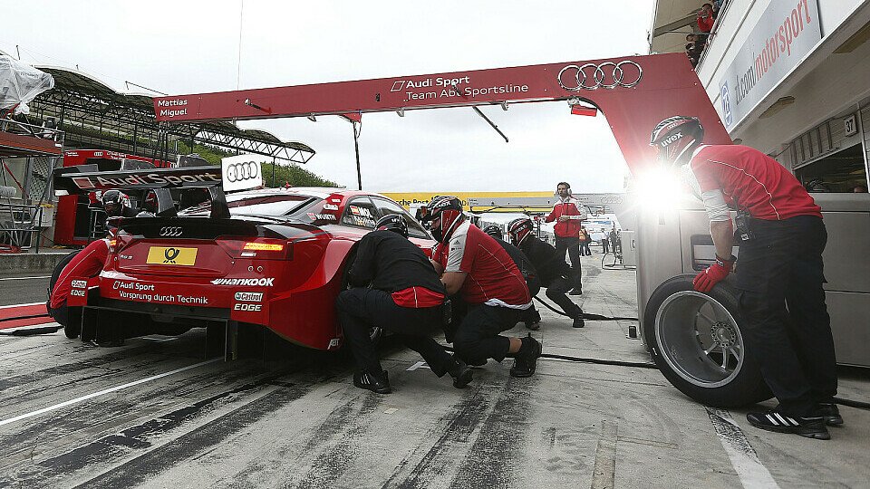 Insgesamt 12 Mechaniker sind nur für die Reifen zuständig, Foto: Audi