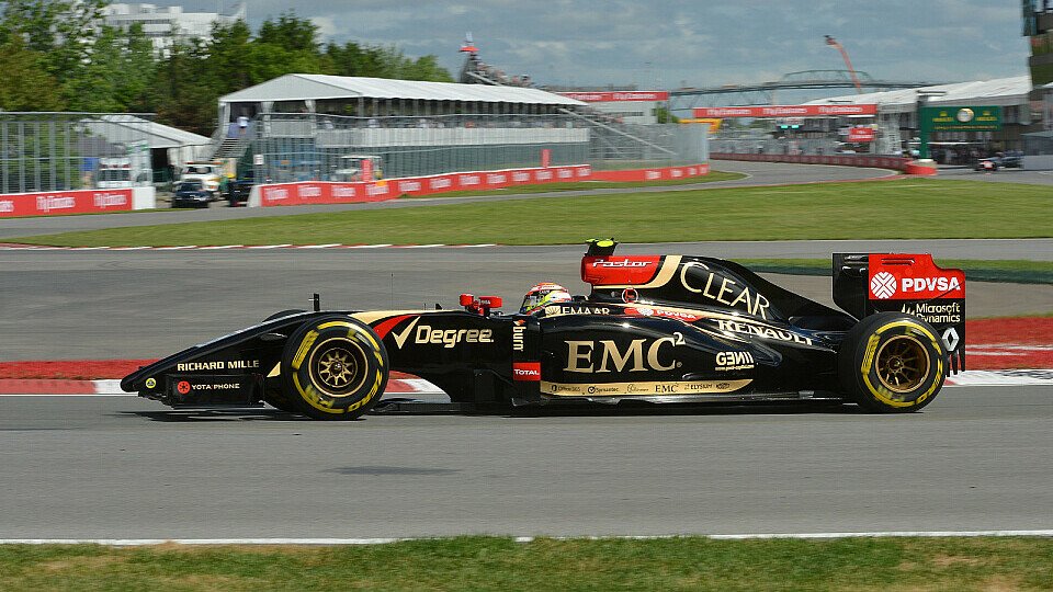 Auf den Geraden und Beschleunigungsstücken fehlt Lotus die Leistung, Foto: Sutton