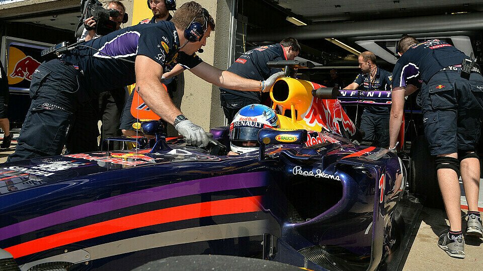 Sebastian Vettel gab beim Österreich Grand Prix vorzeitig auf, Foto: Sutton